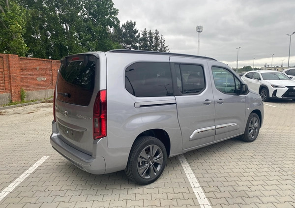 Toyota Proace City Verso cena 154999 przebieg: 15, rok produkcji 2024 z Poznań małe 92